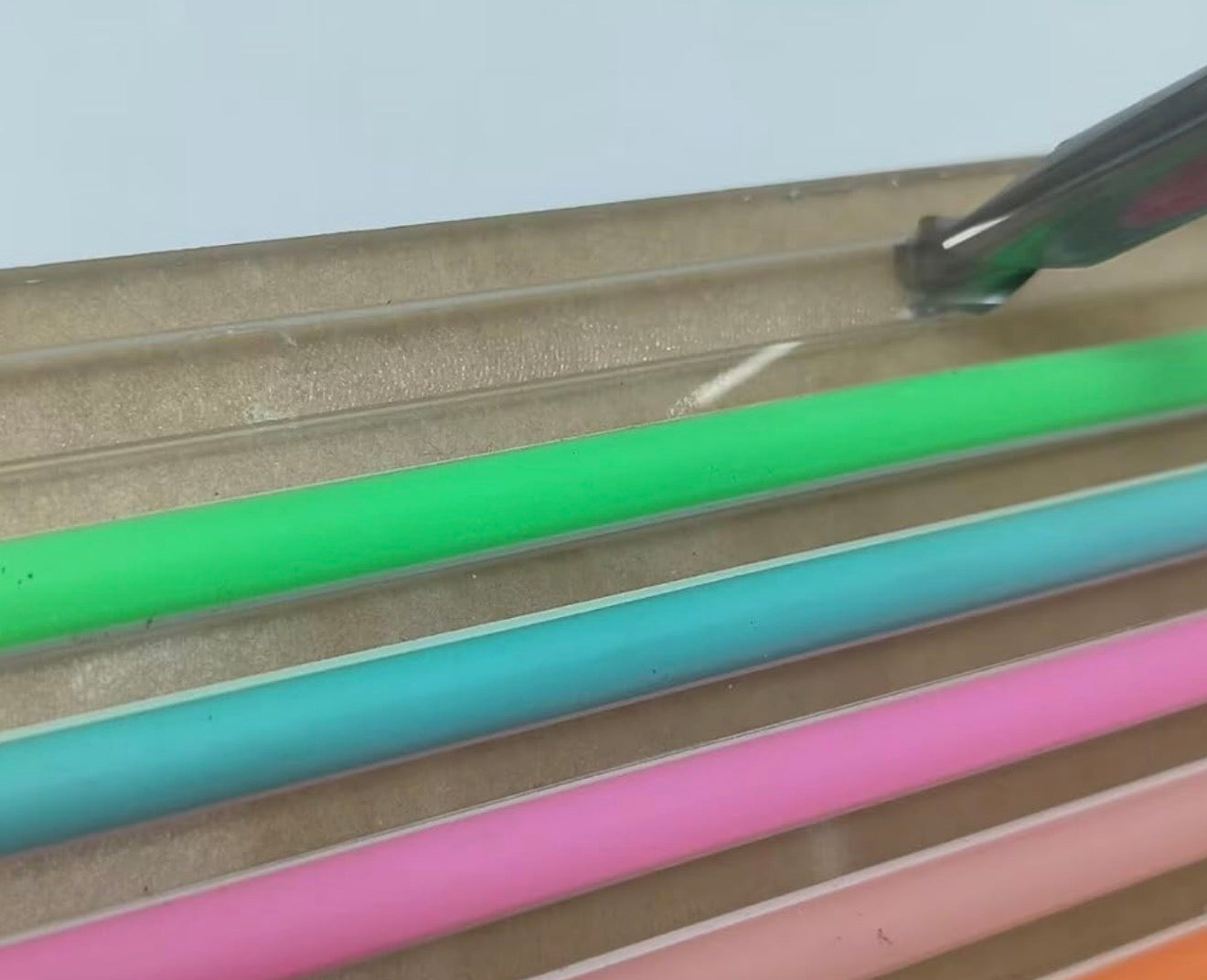 ENGRAVING TOOL FOR SILICON NEON